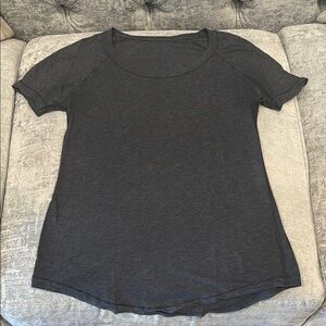 Lululemon Athletica Heather Gray Scoop Neck Short Sleeve Shirt - Size 6